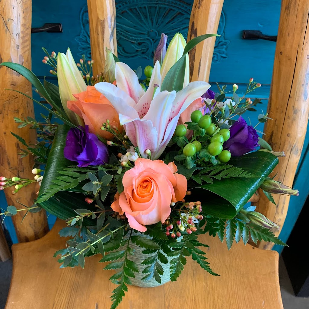 Funky Petals North / Central Edmonton | 586 Griesbach Parade NW, Edmonton, AB T5E 6W9, Canada | Phone: (780) 752-8659