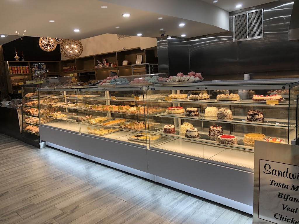 Brockton Village Bakery | 1566 Dundas St W, Toronto, ON M6K 1T5, Canada | Phone: (416) 531-2888