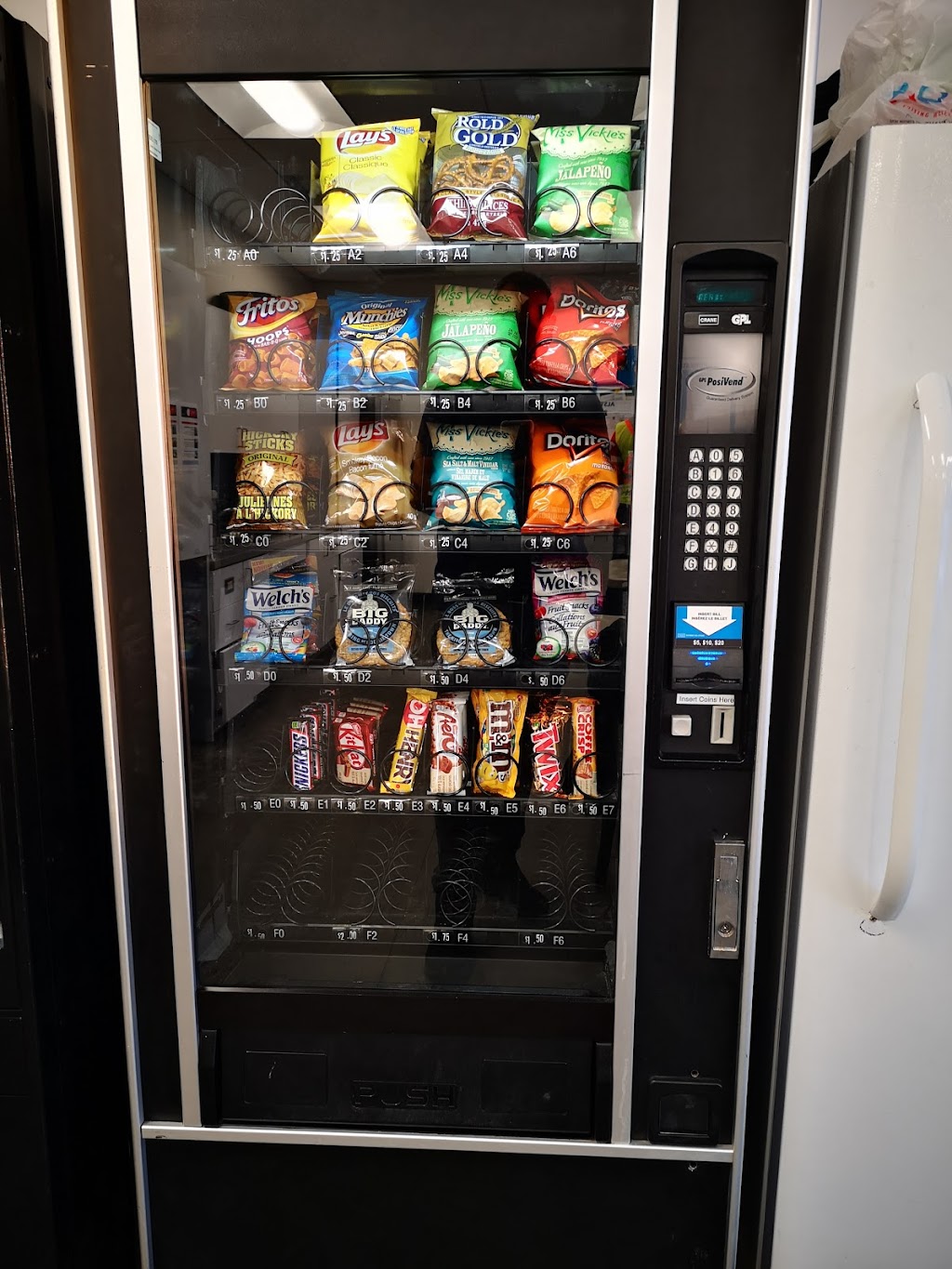 Canada Vending Service | 1942 Ranchwood Way, Orléans, ON K1C 7K7, Canada | Phone: (613) 299-1781
