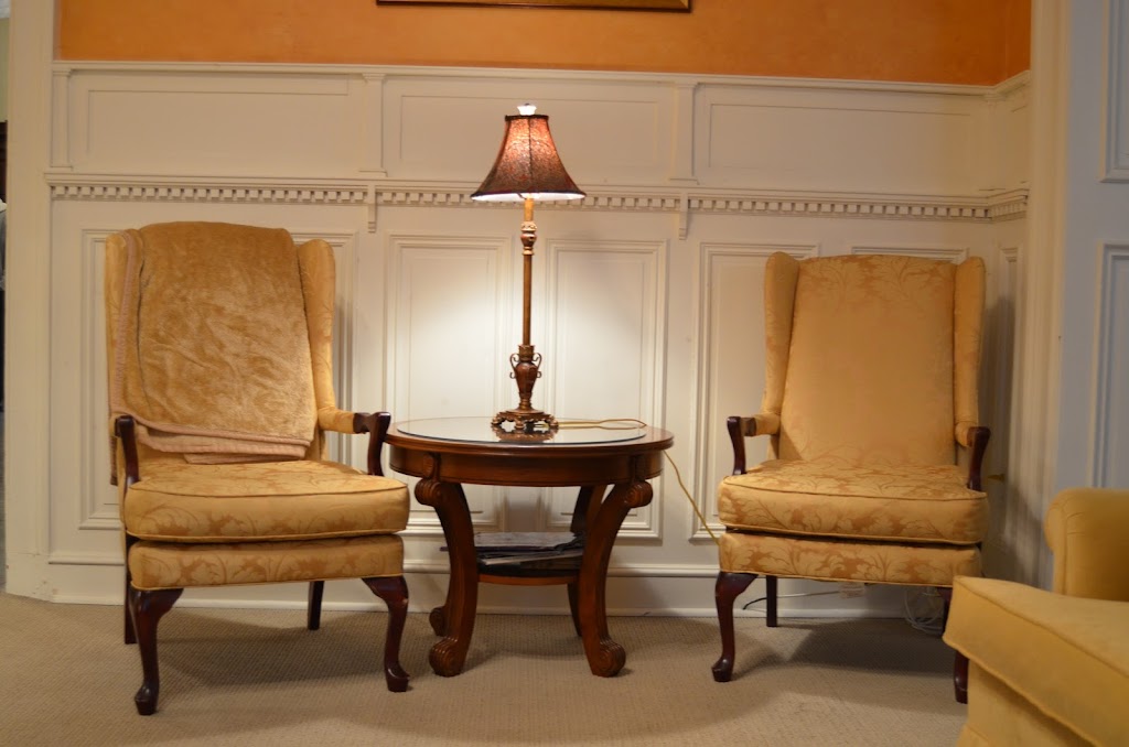 Queens Village Retirement Home | 518 Queens Ave, London, ON N6B 1Y7, Canada | Phone: (519) 433-4066