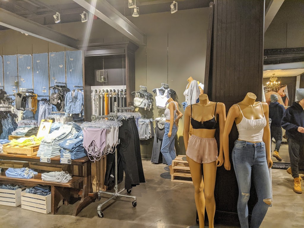 Garage | 900 Dufferin St #485, Toronto, ON M6H 4A9, Canada | Phone: (416) 531-0803