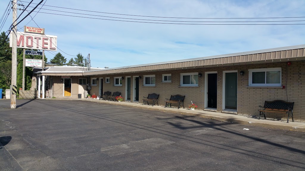 Motel Sainte-Catherine | 3000 Boulevard Marie-Victorin, Sainte-Catherine, QC J5C 1Z3, Canada | Phone: (450) 632-2350