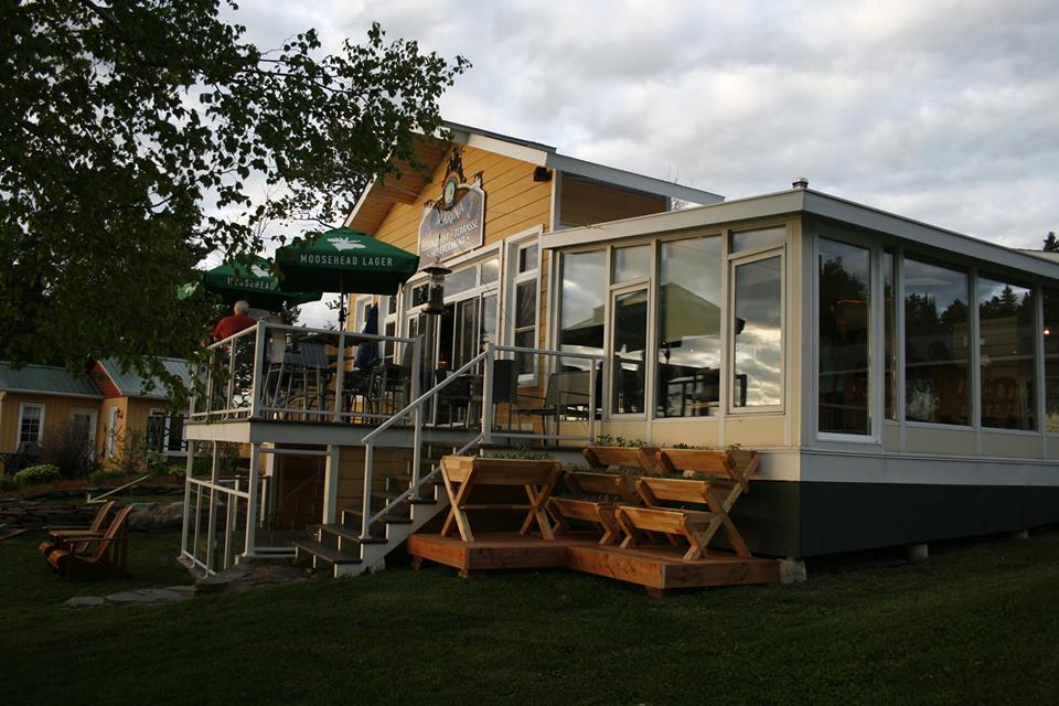 Auberge et Chalets sur le Lac | 2000 Chemin du Motel-sur-le-Lac, Lac-Mégantic, QC G6B 2S1, Canada | Phone: (819) 583-0293