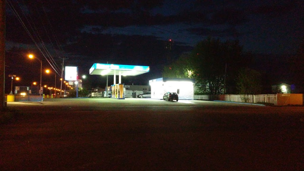 Super Gaz Station | 14533 Boulevard Curé-Labelle, Mirabel, QC J7J 1M2, Canada | Phone: (450) 434-2747