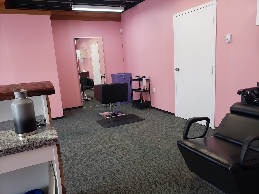 Le Petit Salon | 11 Main St, Hay Lakes, AB T0B 1W0, Canada | Phone: (780) 878-8768
