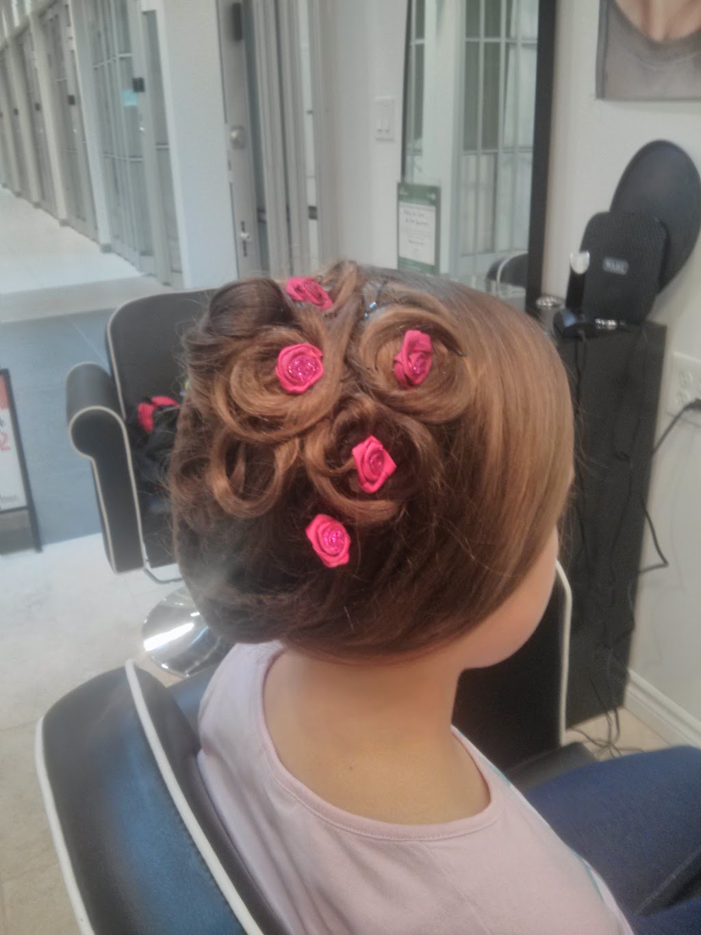 Nadias Hair Salon | 2181 Dawson Cres, Innisfil, ON L9S 0H1, Canada | Phone: (416) 522-0872