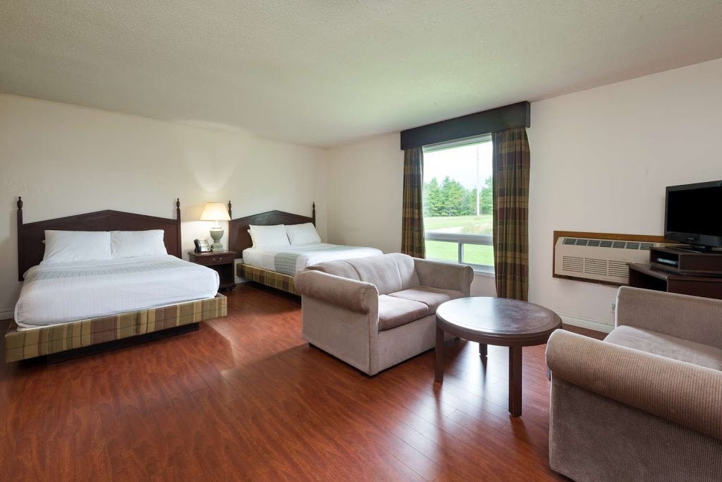 Leelas Villa Inn | 774107 ON-10, Flesherton, ON N0C 1E0, Canada | Phone: (519) 924-3300