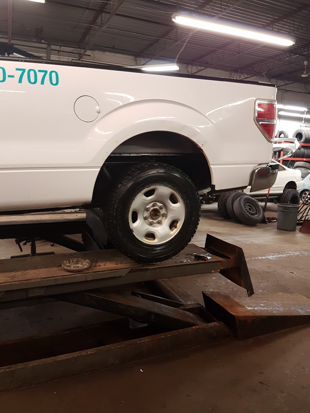 Gonzos Automotive Svc | 1016 Brock Rd #2, Pickering, ON L1W 3M1, Canada | Phone: (905) 420-6777