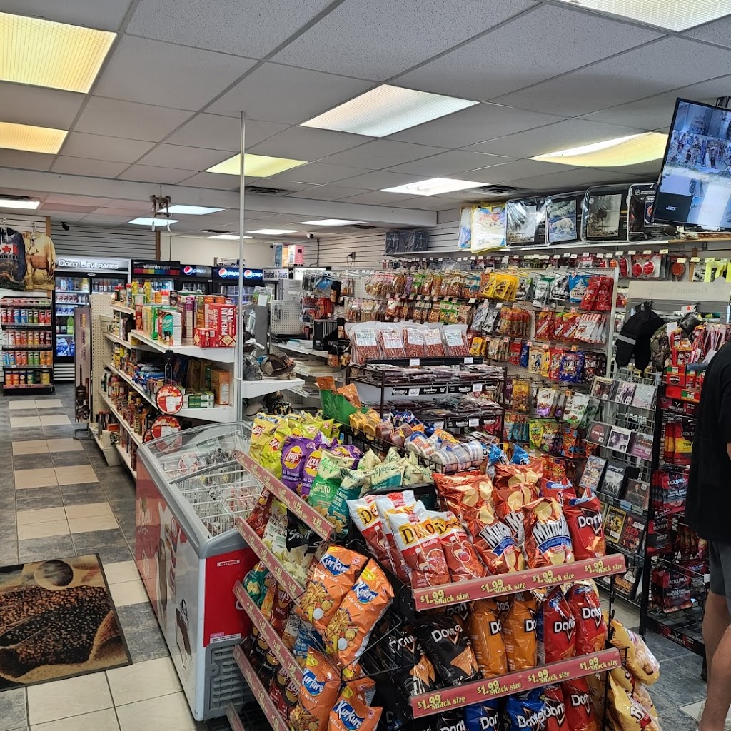 Waubaushene Truck Stop | 21 Quarry Rd, Waubaushene, ON L0K 2C0, Canada | Phone: (705) 538-2900