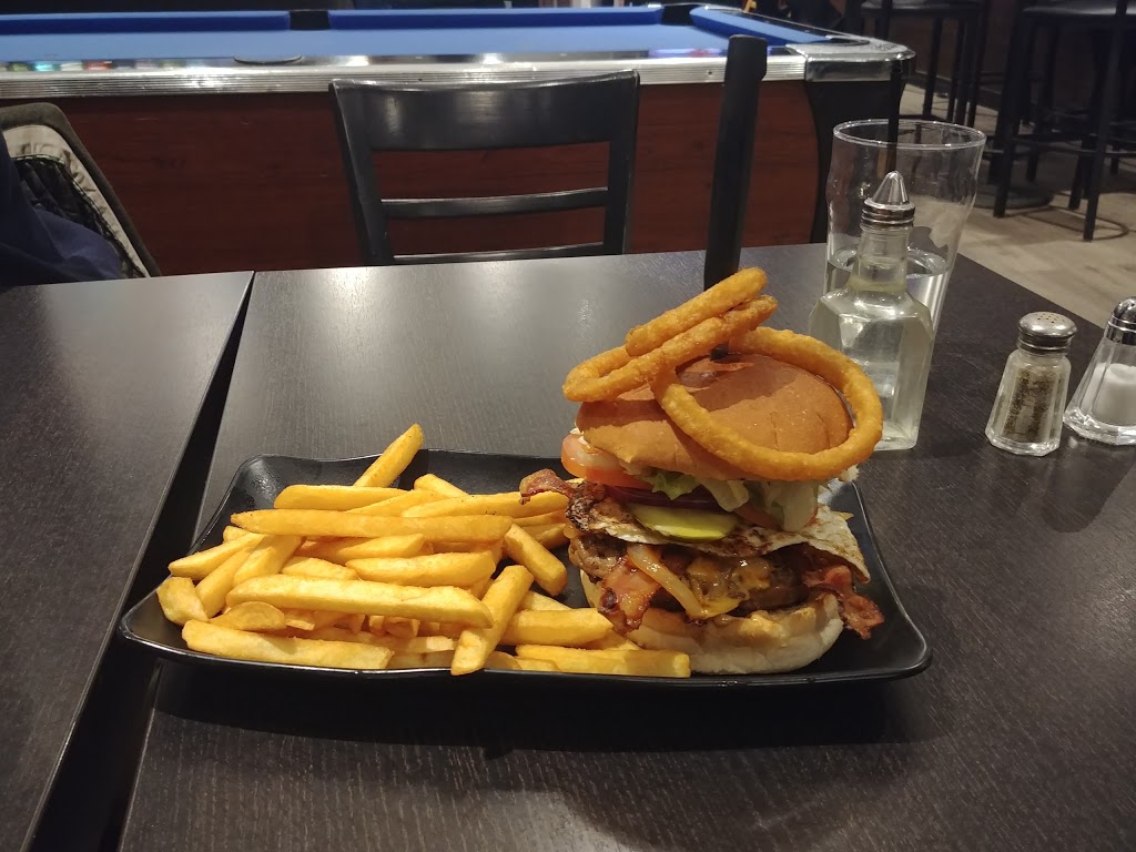 Crazy Jack Bar And Grill | 19 King St W, Oshawa, ON L1H 1A1, Canada | Phone: (905) 240-0366