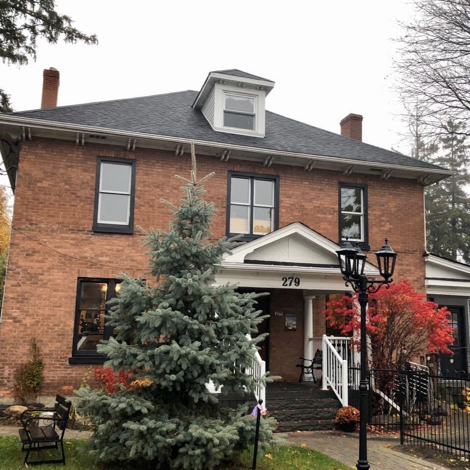 Jesters Court Pub & Eatery | 279 Queen St, Port Perry, ON L9L 1B9, Canada | Phone: (905) 985-2775