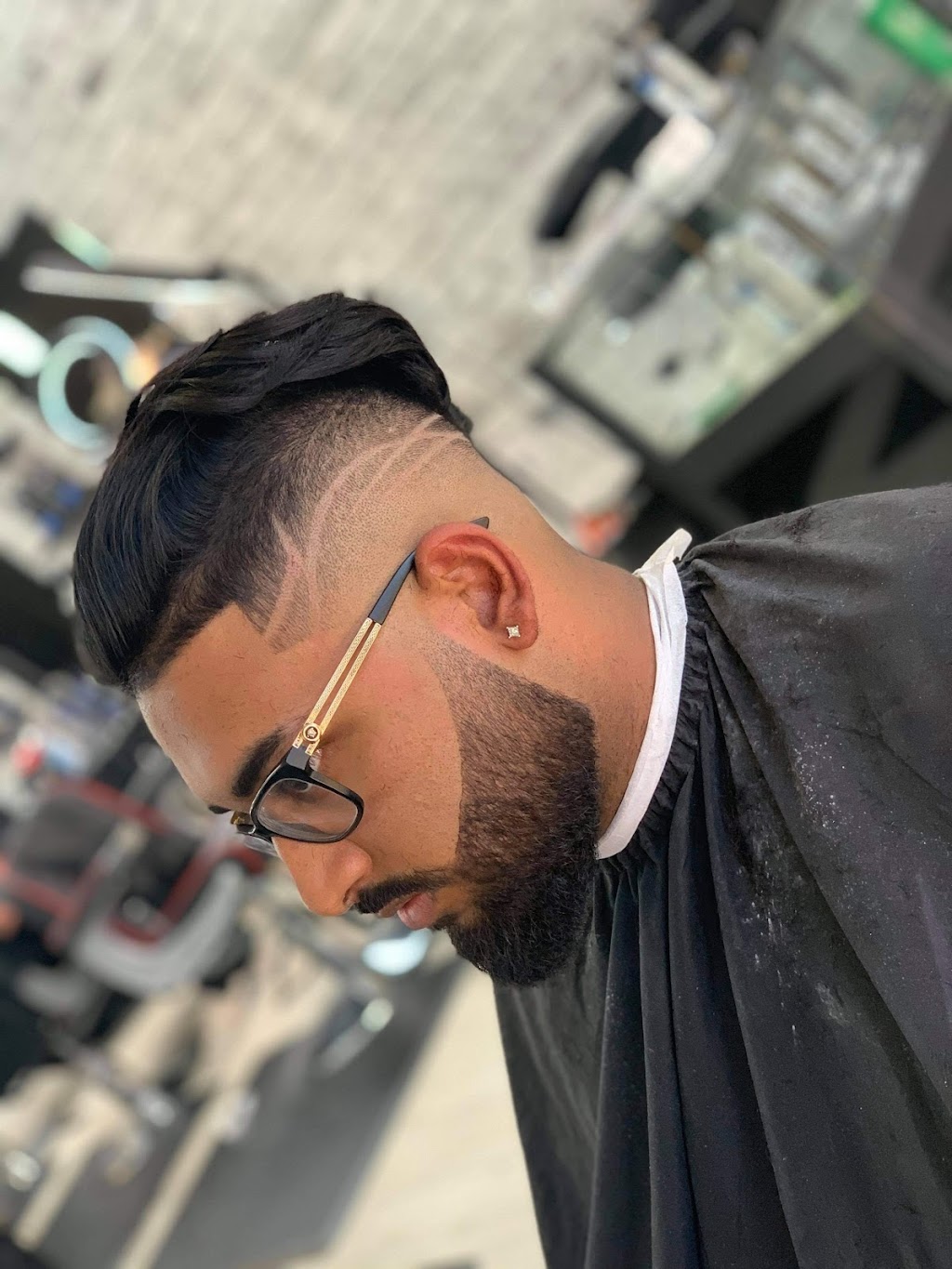 VIP Barbershop | 33550 South Fraser Way #7, Abbotsford, BC V2S 5G7, Canada | Phone: (604) 746-9927