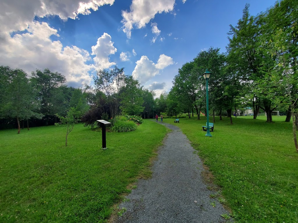 Eco Parc Des Etchemins | 213 1re Avenue, Lac-Etchemin, QC G0R 1S0, Canada | Phone: (418) 625-3272