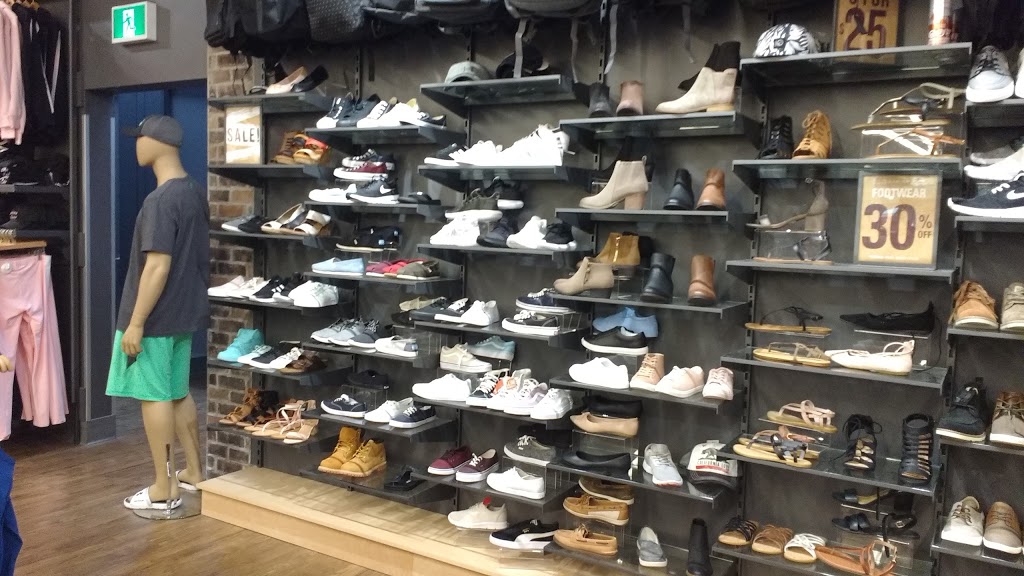 Boathouse | 1E9, 555 Sterling Lyon Pkwy, Winnipeg, MB R3P 1J9, Canada | Phone: (204) 505-2628