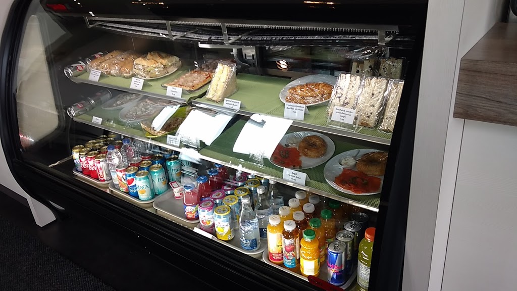 Bistro Putchie | bureau 100, 2255 Boulevard Fernand-Lafontaine, Longueuil, QC J4G 2R8, Canada | Phone: (450) 396-6359