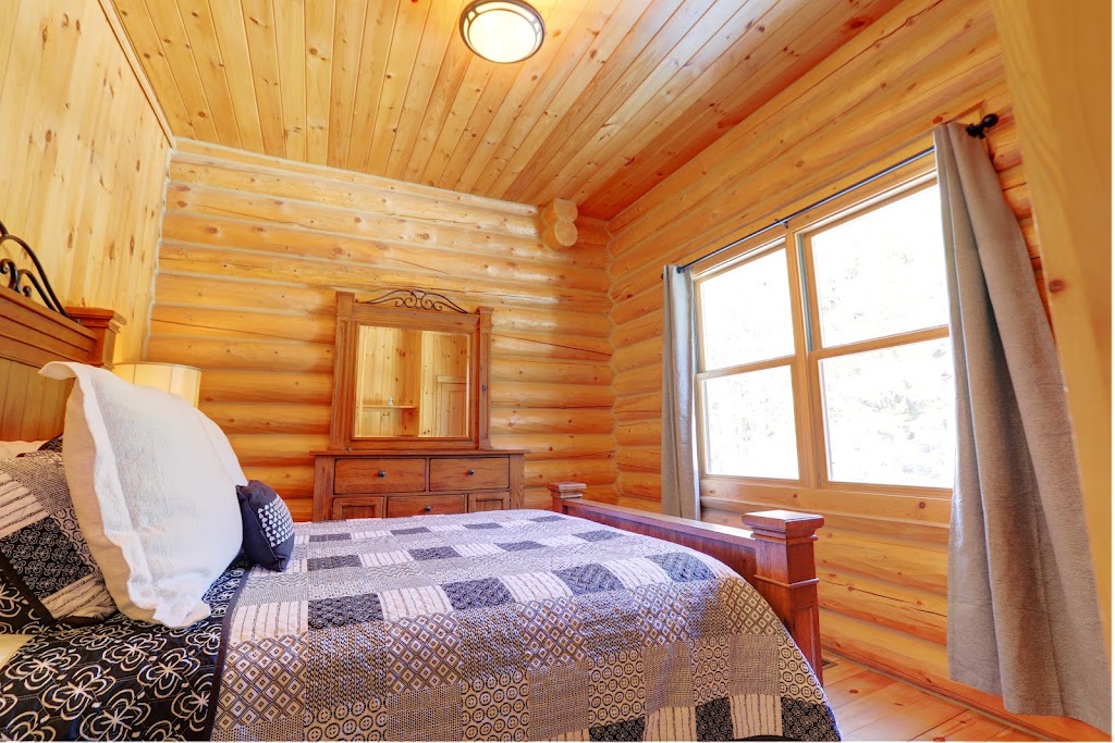 Chalet no. 53 by Fiddler Lake Resort (Cerf-Deer) | 48 Chem. Fiddleridge Resort, Mille-Isles, QC J0R 1A0, Canada | Phone: (438) 925-7727