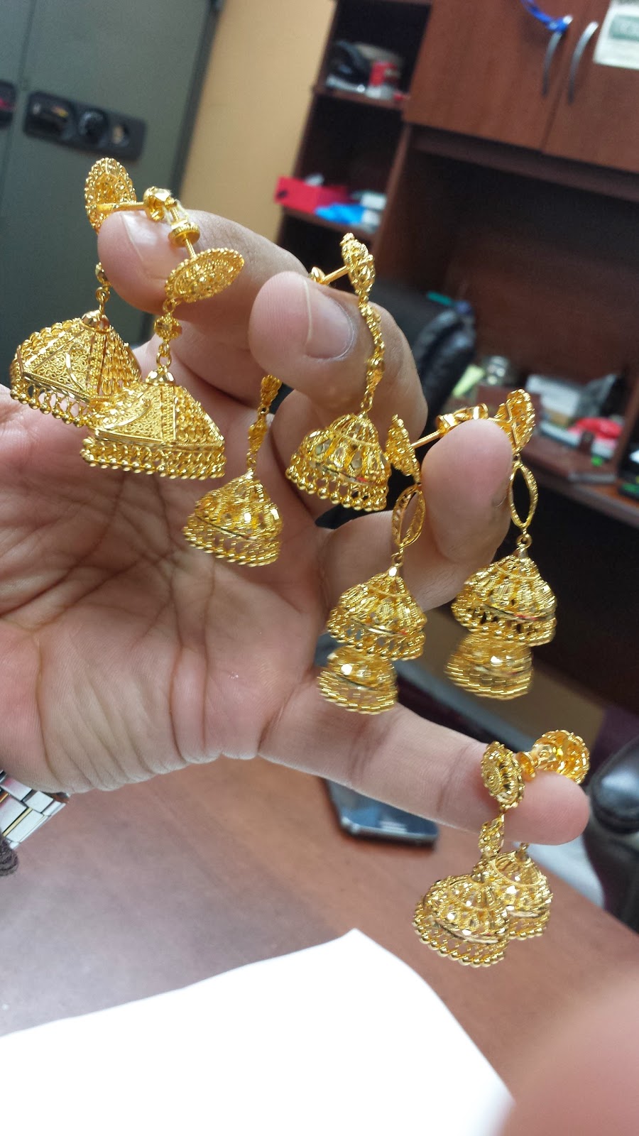 Shivani Jewellers | 7134 Airport Rd, Mississauga, ON L4T 2H1, Canada | Phone: (905) 671-4545