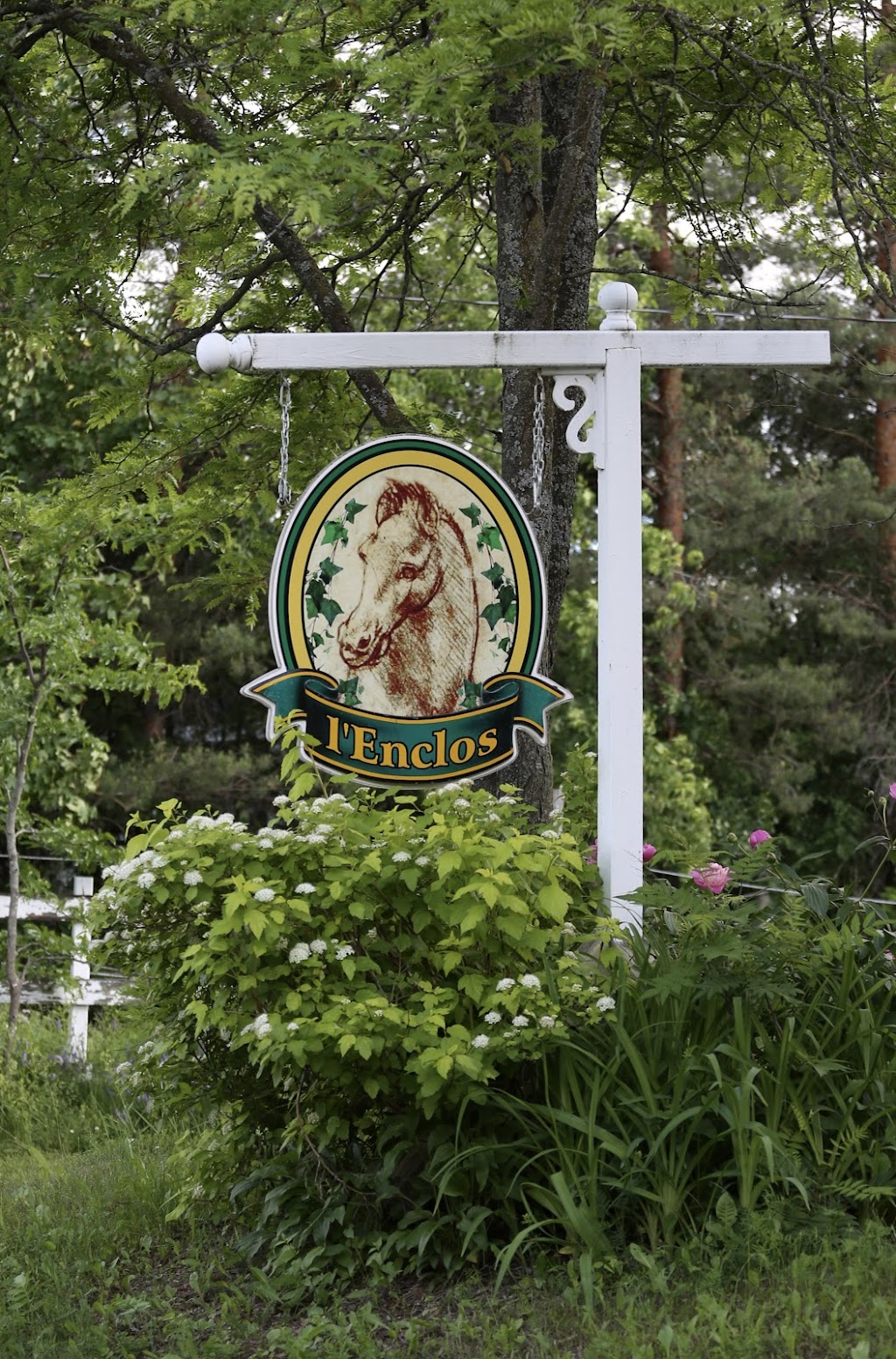 Écurie LEnclos | 12274 Côte des Bouchard, Mirabel, QC J7N 2E5, Canada | Phone: (450) 806-0988