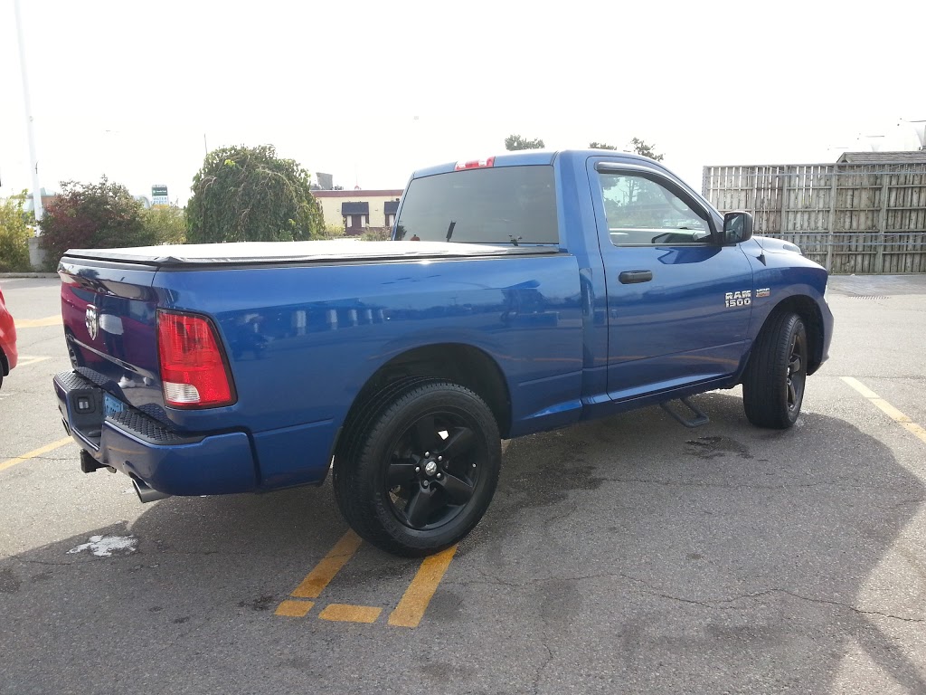Greyhound Canada | 1139 Industrial Rd, Cambridge, ON N3H 4W3, Canada | Phone: (519) 653-2732