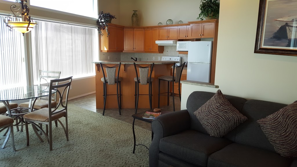 Cedarwood Inn & Suites | 9522 Lochside Dr, Sidney, BC V8L 1N8, Canada | Phone: (250) 656-5551