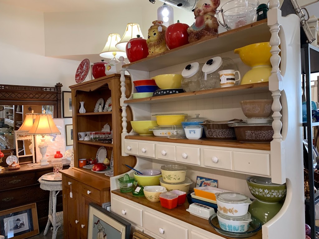 Beach Town Antiques | 3822 Dominion Rd, Ridgeway, ON L0S 1N0, Canada | Phone: (905) 353-7502