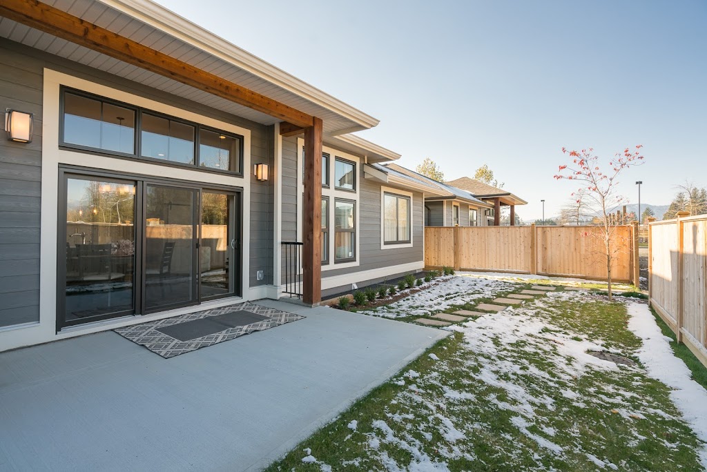 Thomas Crossing | 46110 Thomas Rd, Chilliwack, BC V2R 5W6, Canada | Phone: (604) 991-5059
