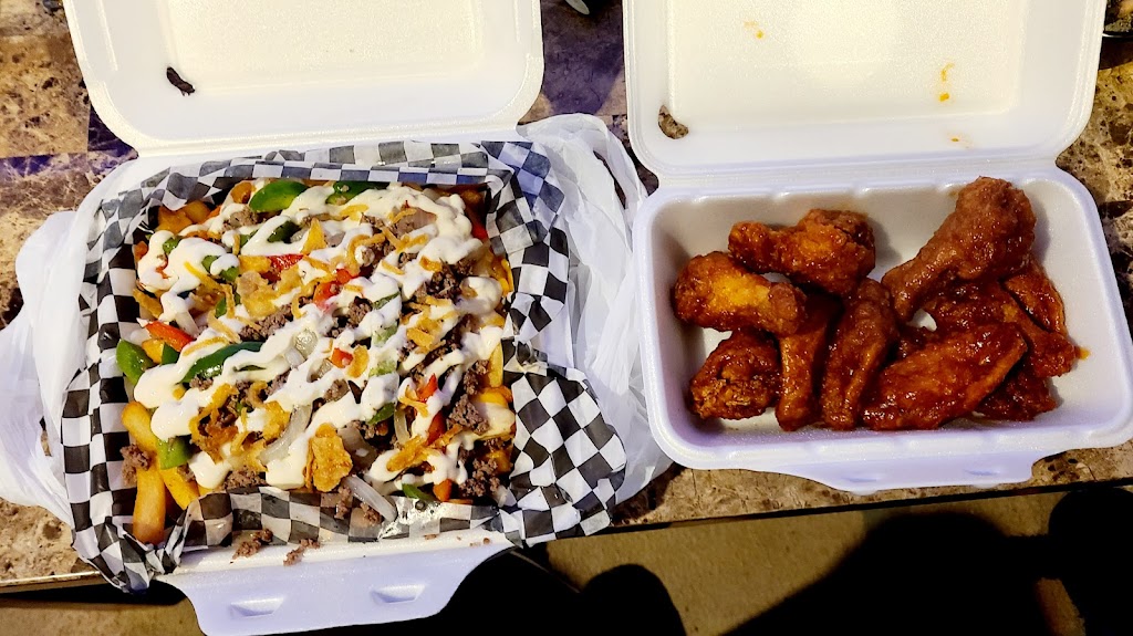 Mac N Wings | 448 Kennedy Rd, Scarborough, ON M1K 2A8, Canada | Phone: (416) 792-5551