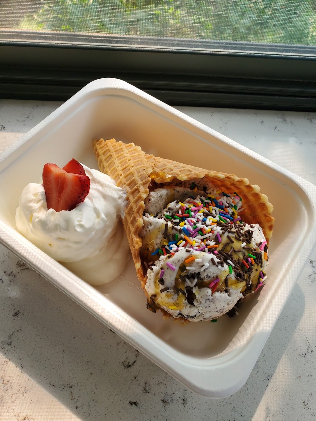 Sweet Carolines Ice Cream & Treats | 2057 Victoria St N Unit 1, Breslau, ON N0B 1M0, Canada | Phone: (226) 978-6675