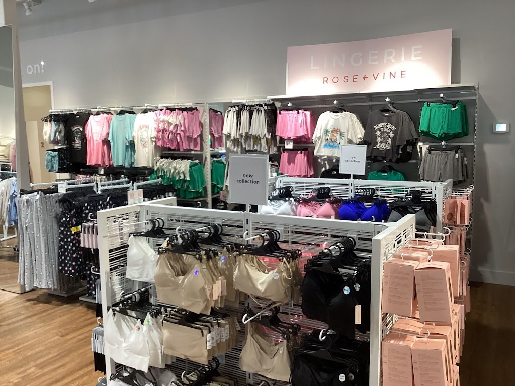 Ardene | 1965 Hyde Park Rd D10/11, London, ON N6H 0A3, Canada | Phone: (519) 930-8893