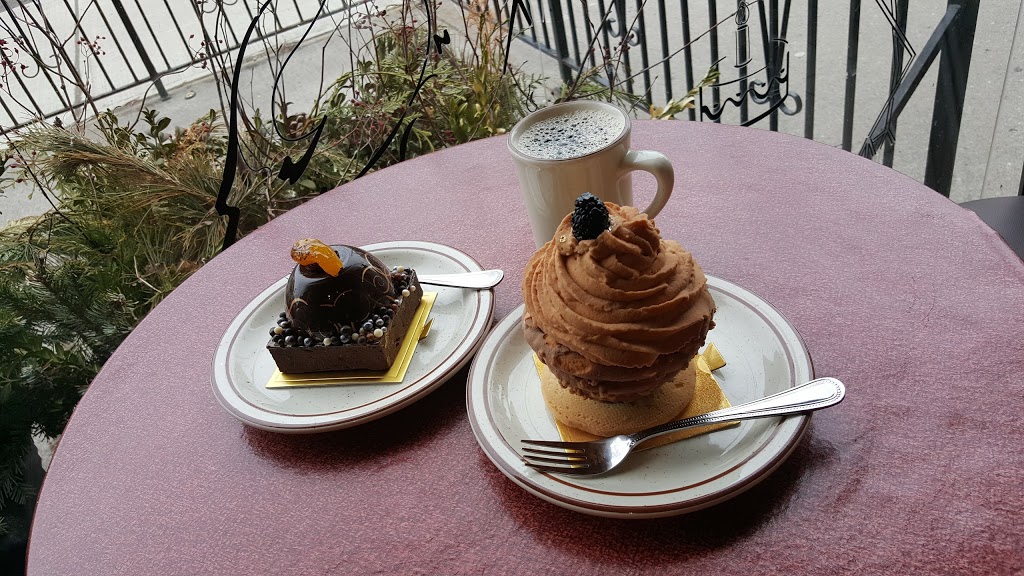 Pâtisserie La Cigogne | 1626 Bayview Ave, Toronto, ON M4G 3B7, Canada | Phone: (416) 487-1234
