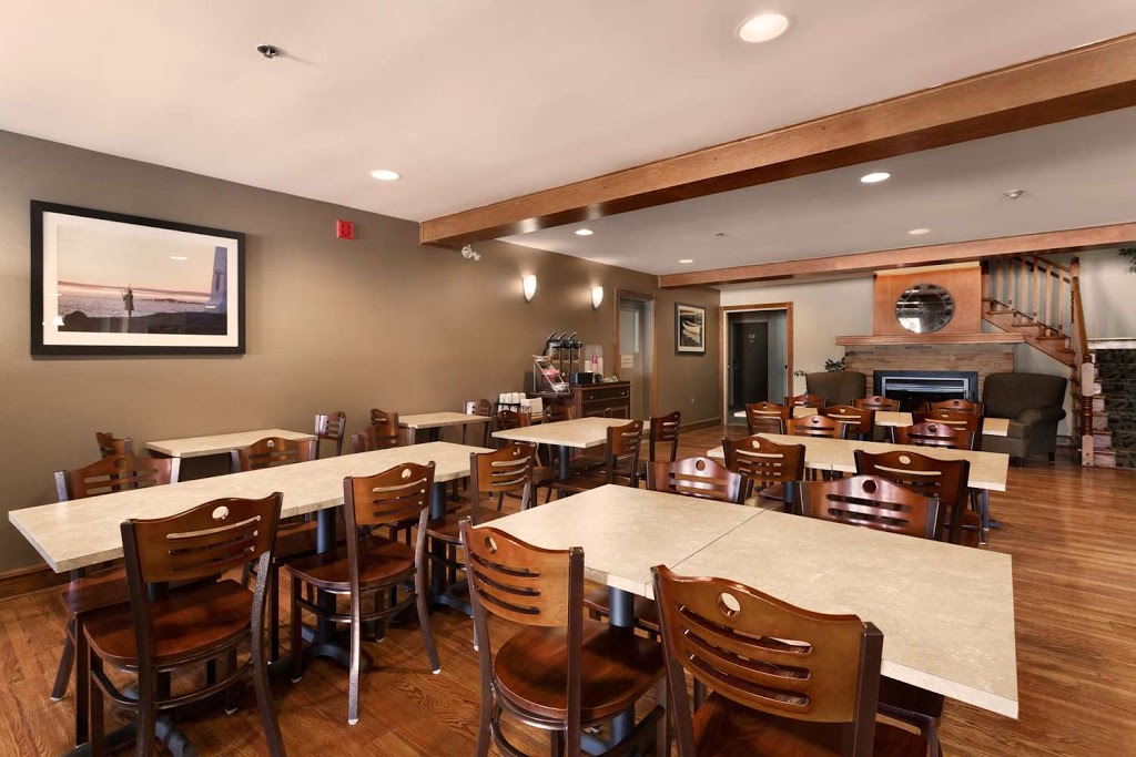 Travelodge Suites by Wyndham Moncton | 2475 Mountain Rd, Moncton, NB E1G 2J5, Canada | Phone: (506) 802-7593