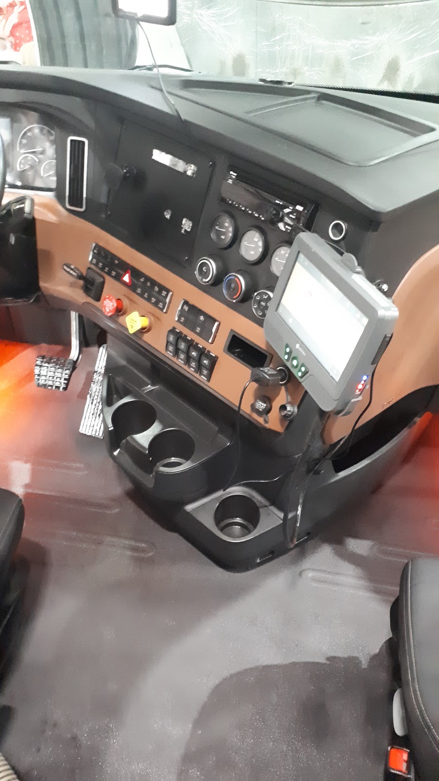 WHEEL KING TRANSHAUL | 475 Harrop Dr, Milton, ON L9T 3H3, Canada | Phone: (905) 636-1711