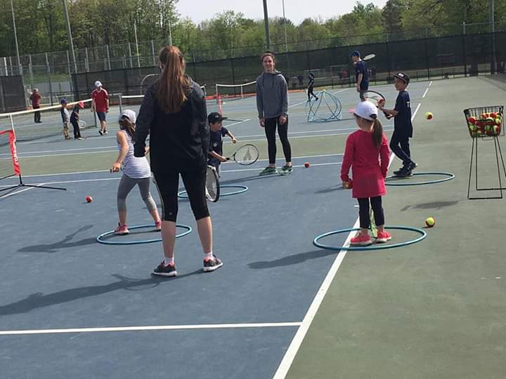 Club De Tennis De Buckingham | 580 Rue Maclaren E, Gatineau, QC J8L 2W1, Canada | Phone: (819) 592-1069