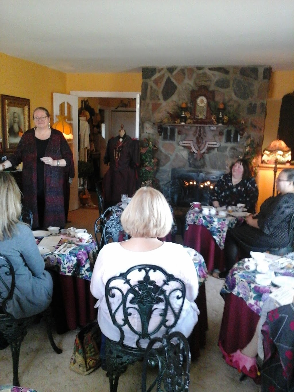 Tea Grannys & Friends Victorian Tea Experience | 5784 Newtonville Rd, Kendal, ON L0A 1E0, Canada | Phone: (905) 983-5816