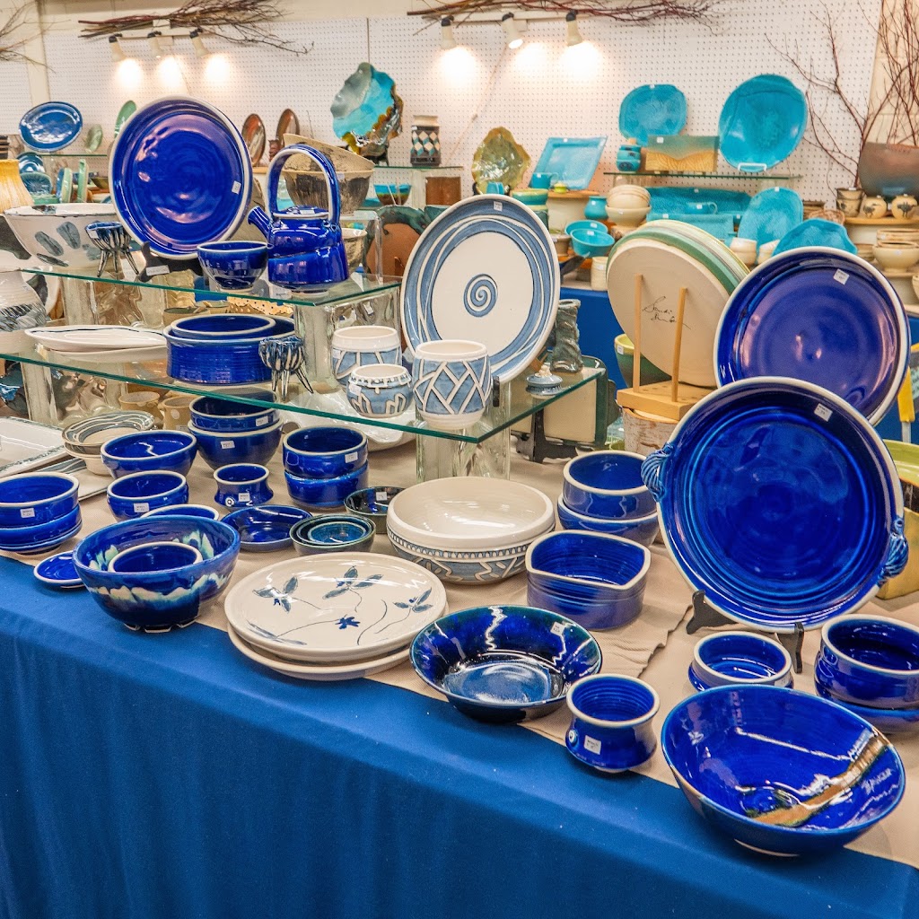 Potters Studio Inc The | 2 Thorncliffe Park Dr, East York, ON M4H 1H2, Canada | Phone: (416) 423-1827
