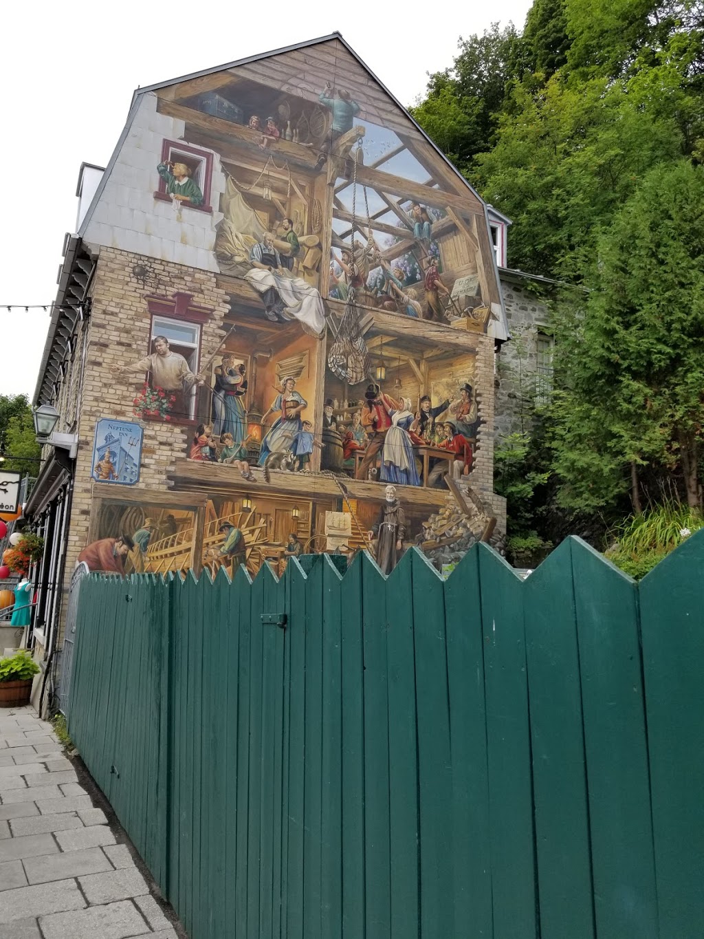 Librarie Père Frédéric | 98 Rue du Petit Champlain, Québec, QC G1K 4H4, Canada