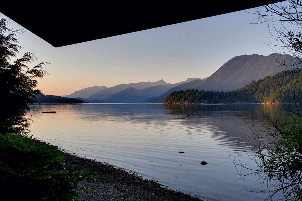 At The Shore Luxury Waterfront Bed and Breakfast | 6394 Gale Ave N, Sechelt, BC V0N 3A5, Canada | Phone: (604) 740-9962