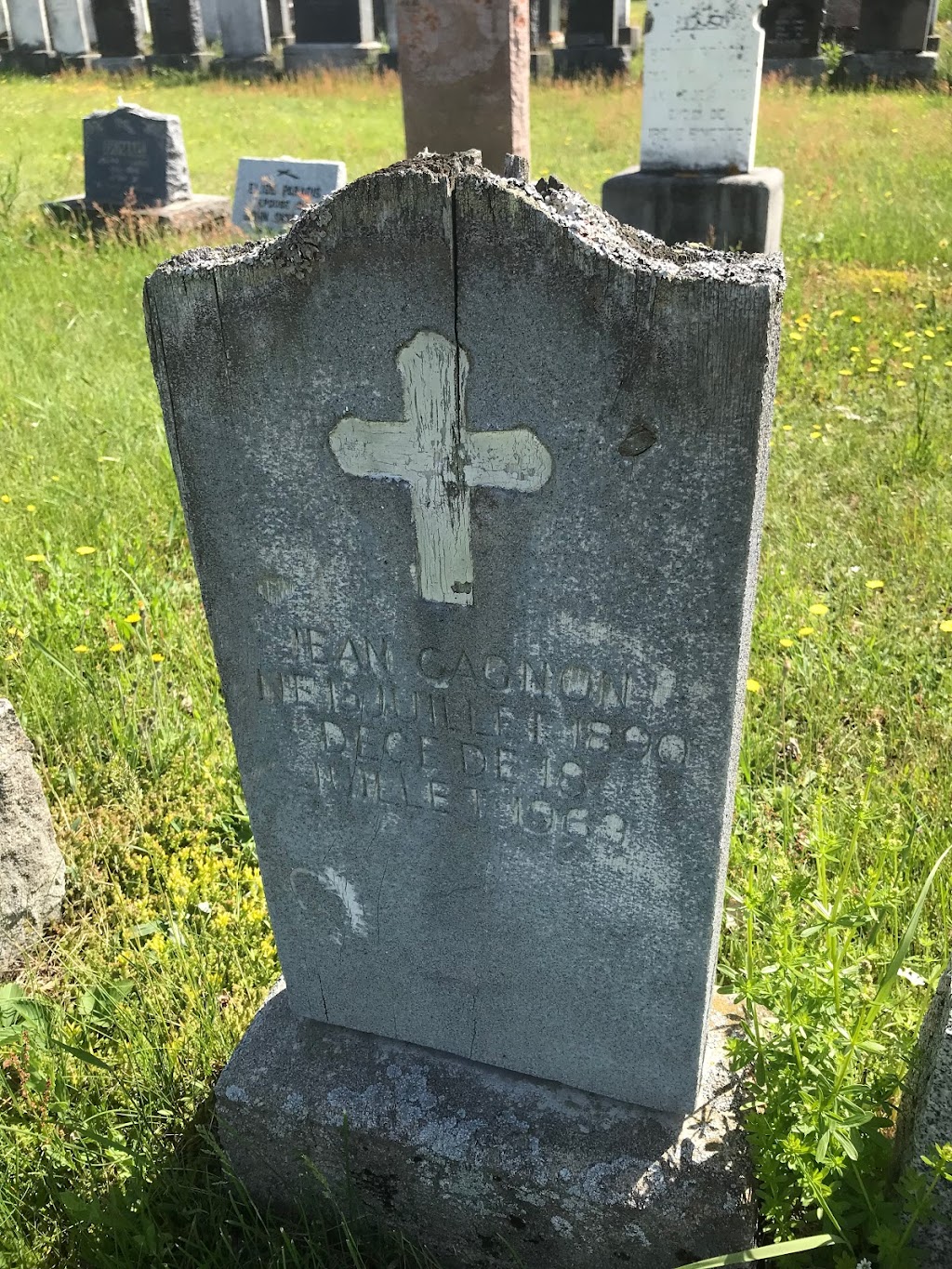 Cimetière Notre-Dame-des-Neiges | 4 2e Rang Centre, Trois-Pistoles, QC G0L 4K0, Canada | Phone: (418) 851-1391