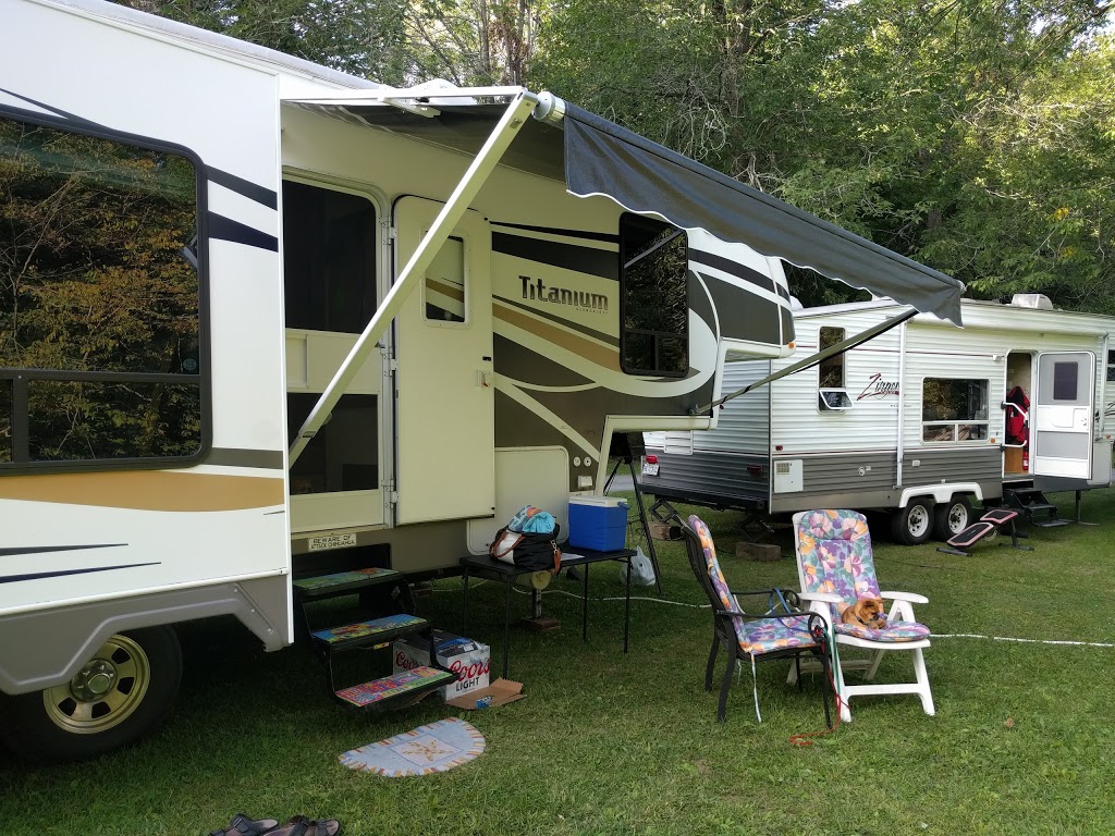 Pinecrest Resort | 4055 2, Gananoque, ON K7G 2V5, Canada | Phone: (613) 382-2836