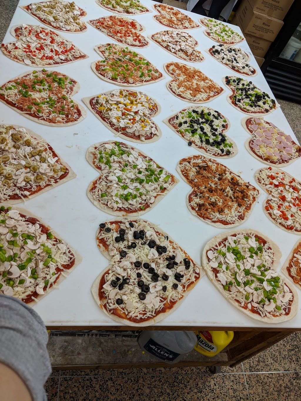 East Valley Pizza | 25 Amy Croft Dr #32, Windsor, ON N9K 1C7, Canada | Phone: (519) 956-8606