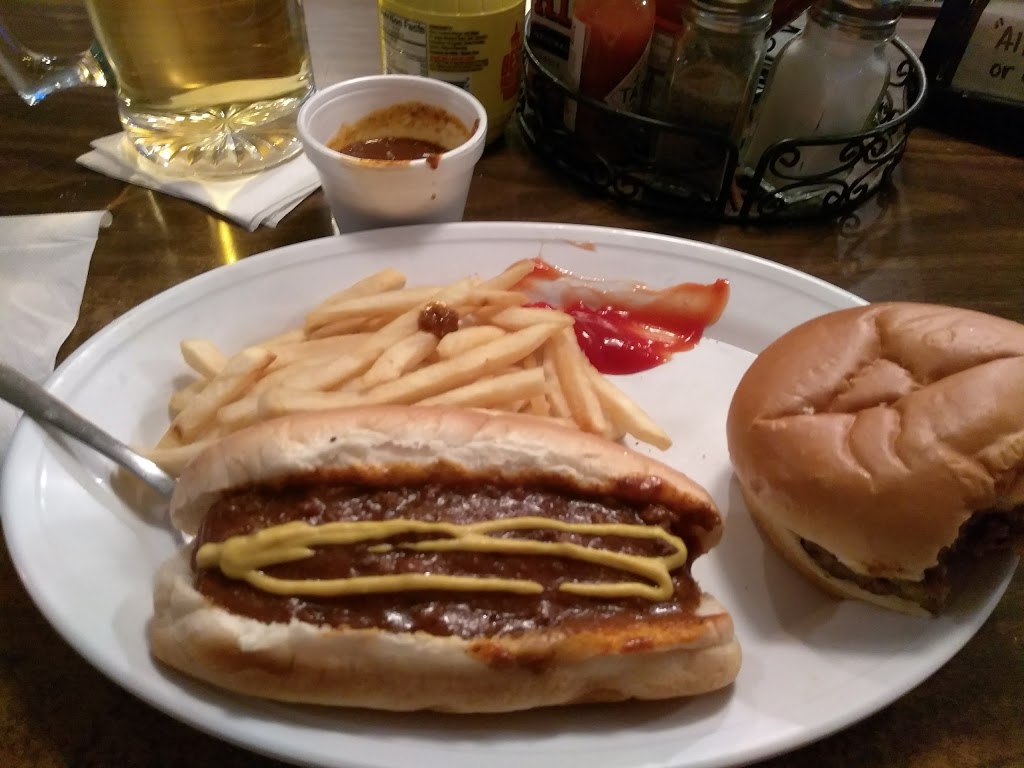 Lynwood Bar | 596 Busha Hwy, Marysville, MI 48040, USA | Phone: (810) 364-8114
