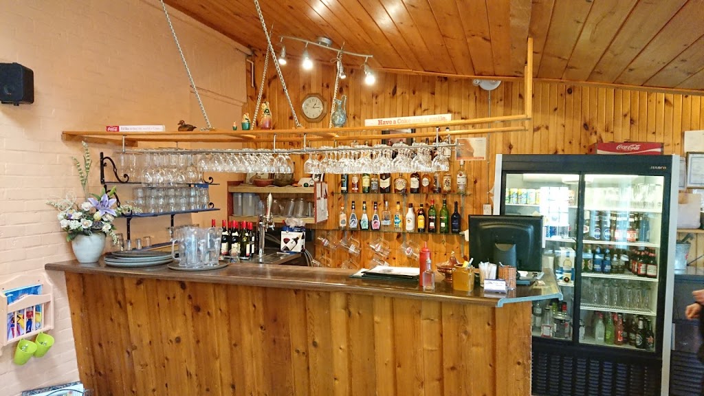 Cody Inn Restaurant | 1953 Lakehurst Rd, Buckhorn, ON K0L 1J0, Canada | Phone: (705) 657-8812