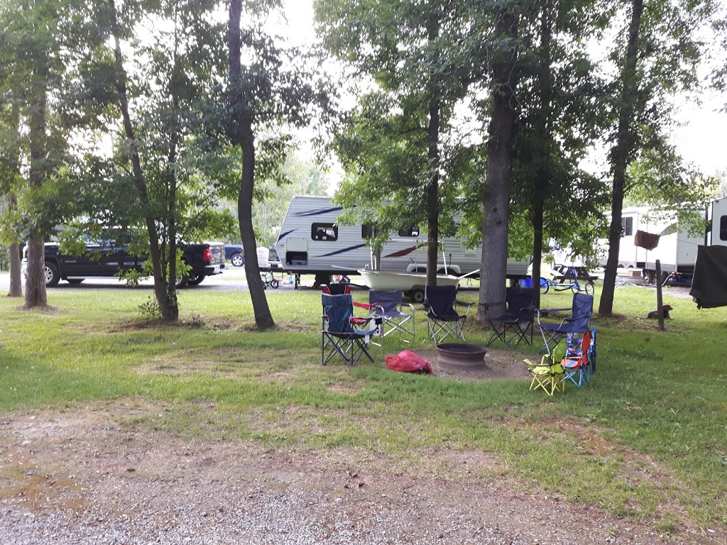 Riverwood Park Campgrounds | 31 Riverwood Park Rd, Lindsay, ON K9V 0K2, Canada | Phone: (705) 324-1655
