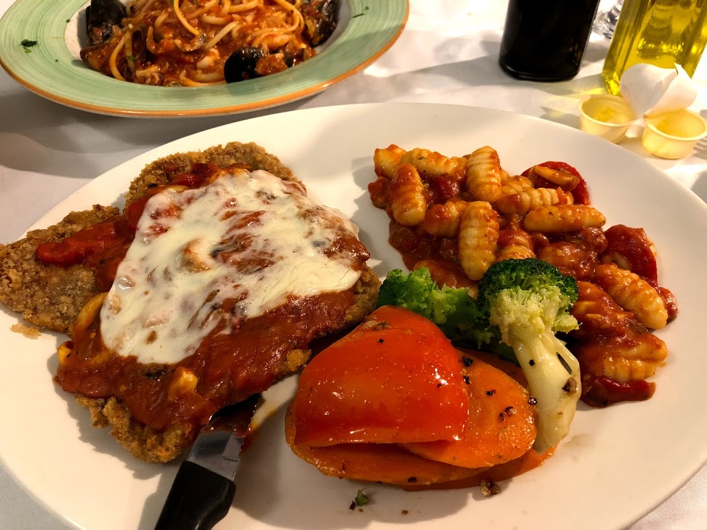 La Traviata | 852 Wilson Ave, North York, ON M3K 1E6, Canada | Phone: (416) 635-8891