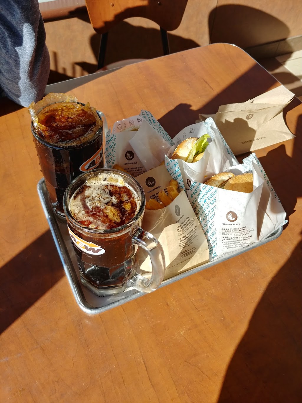 A&W Canada | 281 Dundas St E, Trenton, ON K8V 1M1, Canada | Phone: (613) 392-4668