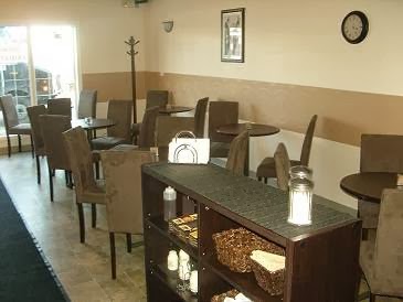 Spinnakers Cafe | 5227 Lakeshore Dr #109, Sylvan Lake, AB T4S 1Y8, Canada | Phone: (403) 864-7230