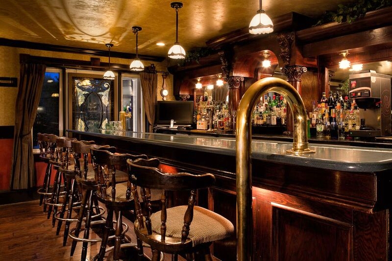 Olivers Gastropub | 3009 Nova Scotia Trunk 2, Fall River, NS B2T 1J5, Canada | Phone: (902) 861-3480