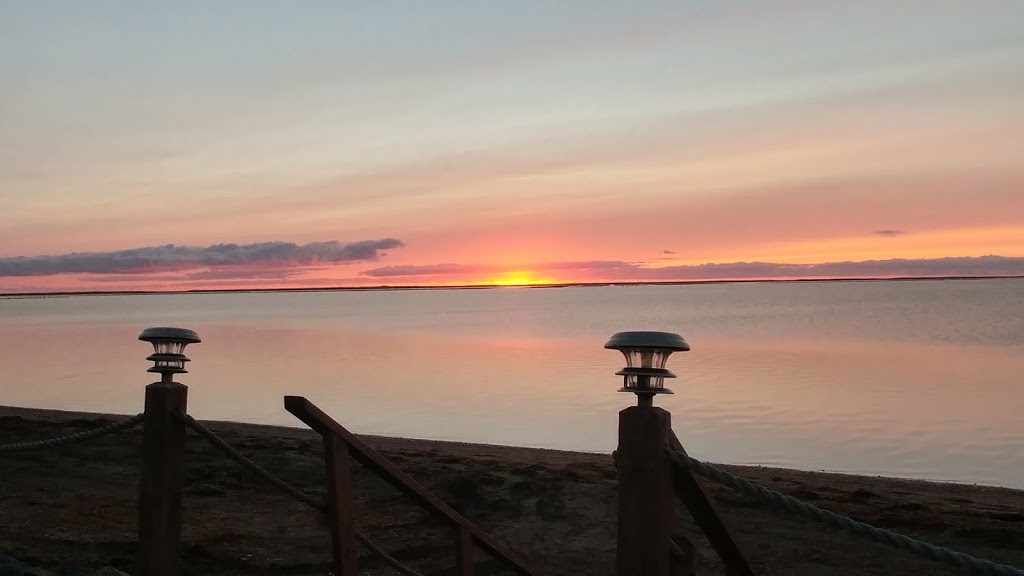 Au Bord de la Baie | 860 NB-475, Baie de Bouctouche, NB E4S 4P8, Canada | Phone: (506) 866-4493