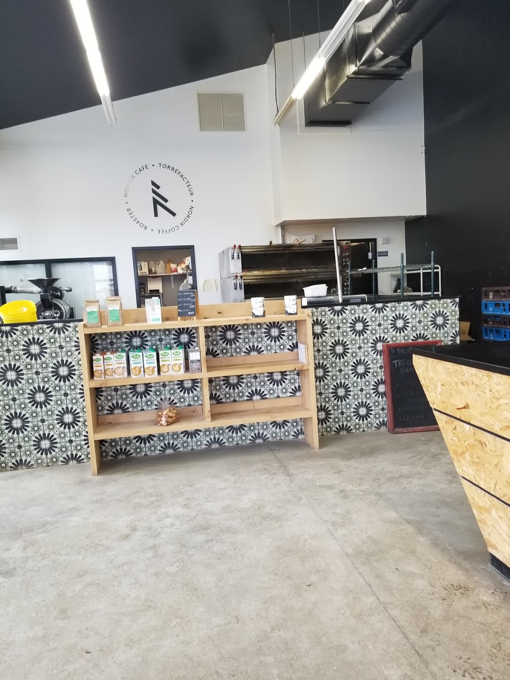 Sur la planche - Café | 860 Boulevard de Sainte-Adèle, Sainte-Adèle, QC J8B 2N2, Canada | Phone: (450) 229-0576