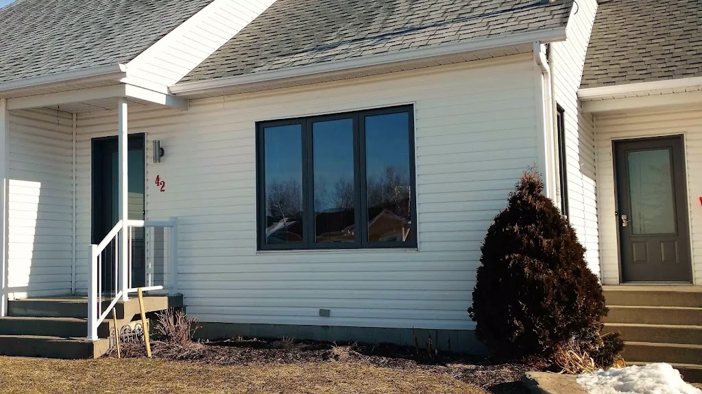 Renaud Allison Installateur de portes et fenêtres | 4 Rue Picard, Warwick, QC J0A 1M0, Canada | Phone: (819) 358-0319